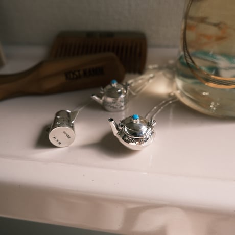 "Pot" motif miniature necklace / "WesleyWhitman"