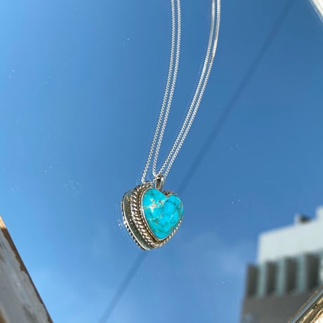 Indian jewelry / artist "RP" / turquoise heart motif necklace