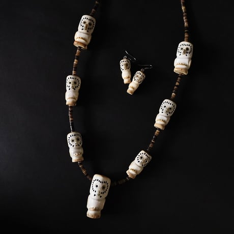 ZUNI / “owl” fetish necklace and pierce