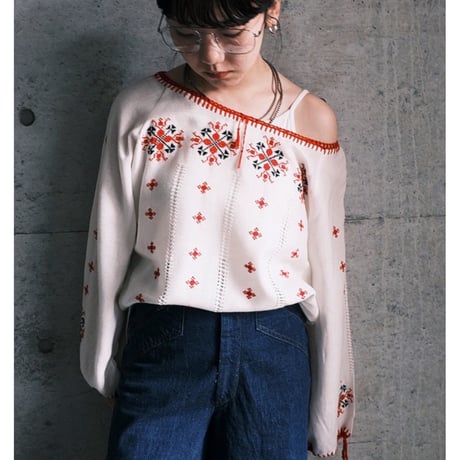 embroidery tops