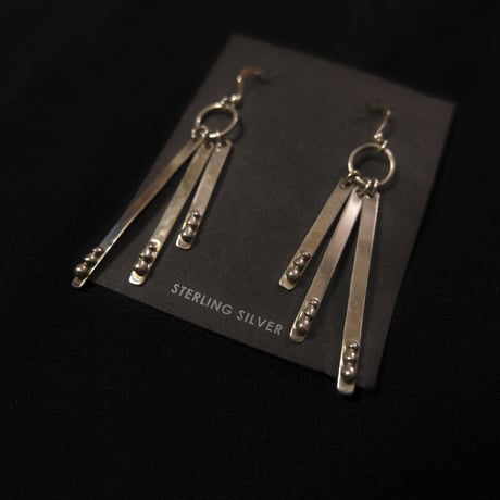 indian jewely / "HenryMariano" swinging bar pierce