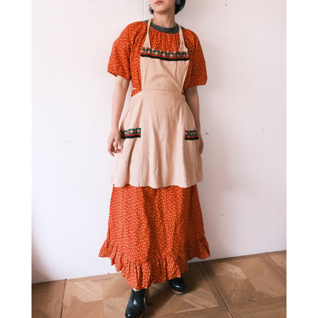 apron “beige”
