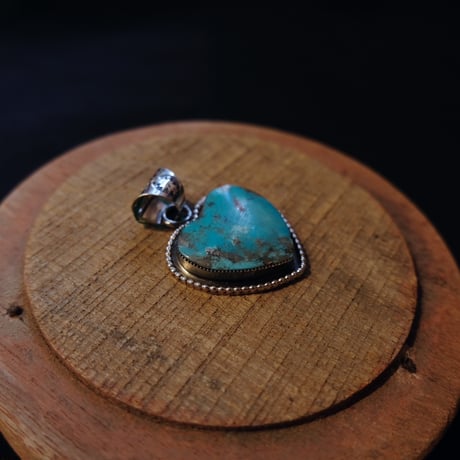 navajo / heart pendant top / turquoise