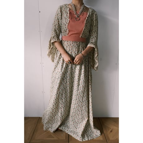 70s vintage bell sleeve dress