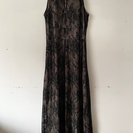 no-sleeve lace dress “black”
