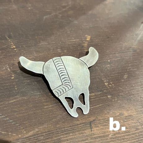 navajo "MelvinFrancis" buffalo skull silver brooch (pendant top)