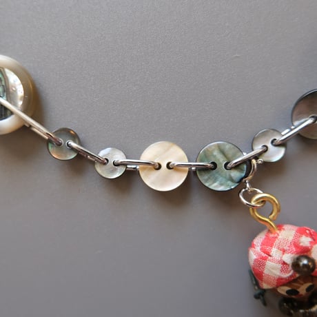 eski. original shell chain necklace "girl mascot"