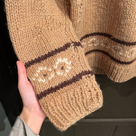 V-neck knit