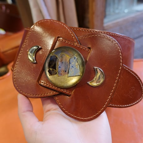 moon motif leather belt / made in Italy