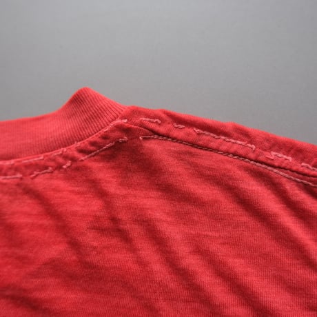 old print tee / red