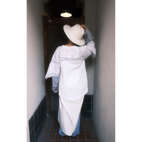 white cotton tops