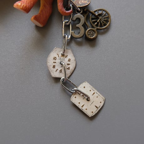 eski. original shell chain necklace "dog"