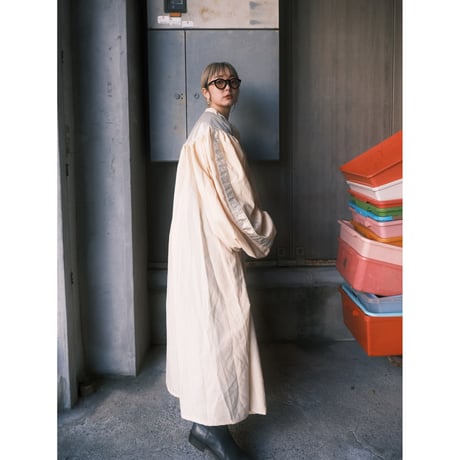 MURPHY ROBES / volumey gown