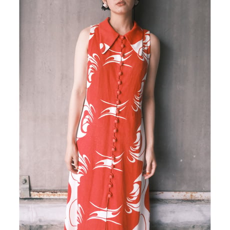 unknown / no-sleeve dress