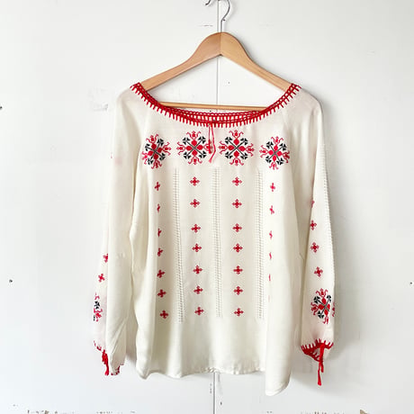 embroidery tops