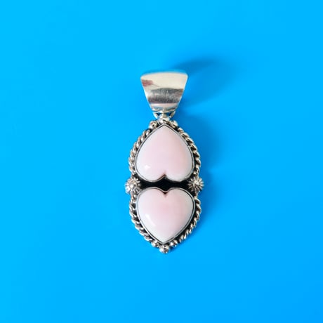 navajo / "heart" pendant top / conch shell