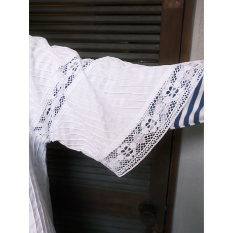 white cotton tops