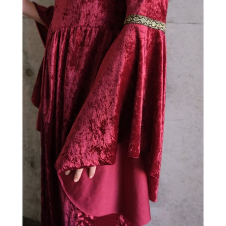 bell sleeve velours dress