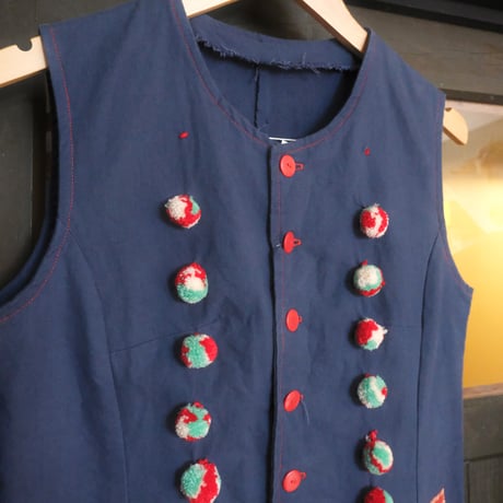 unknown / "pon pon"vest