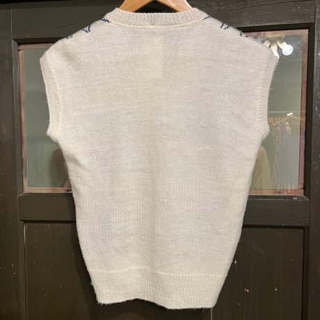 design knit vest