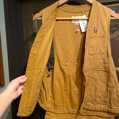 hunting vest with pins