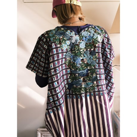 Guatemala / birds embroidery huipil