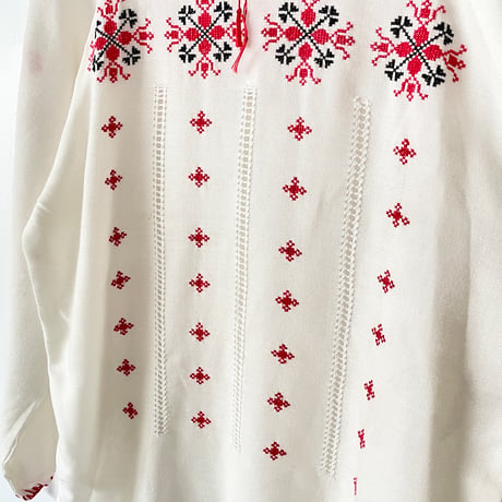 embroidery tops
