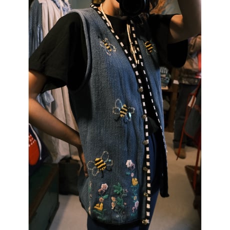 "Bee" vest