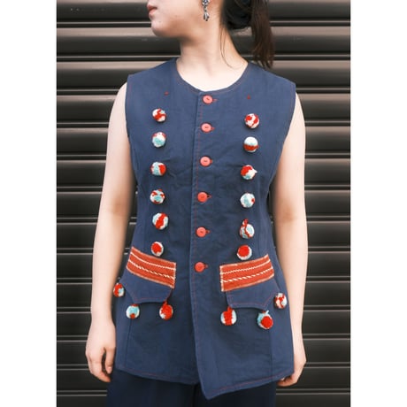 unknown / "pon pon"vest