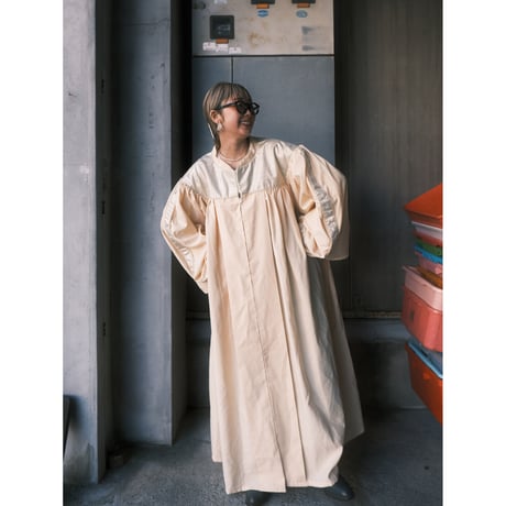 MURPHY ROBES / volumey gown