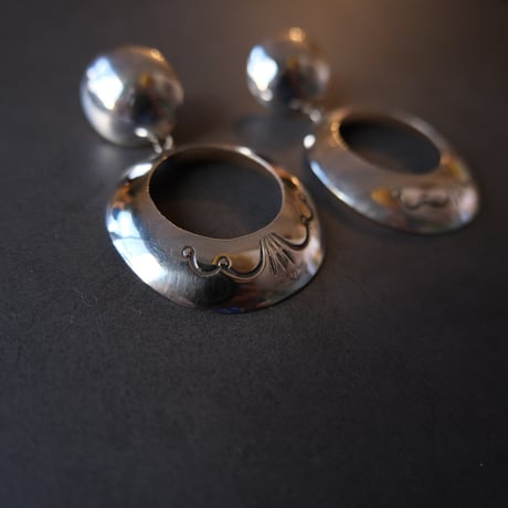 navajo / circle motif pierce