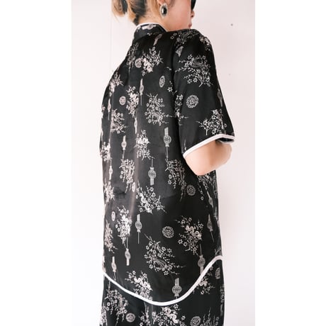 china set up / black