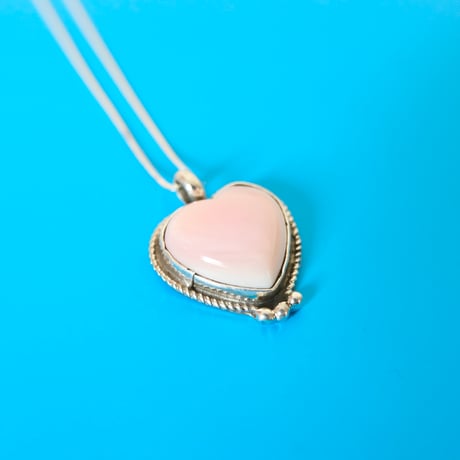 navajo / "heart" necklace / conch shell