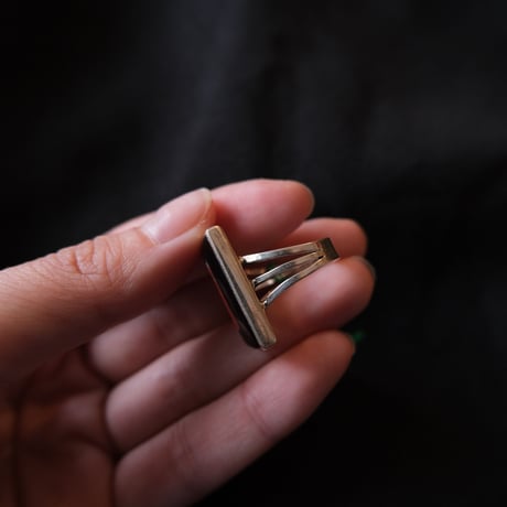 inlay square ring / spiny oyster shell "Harlan & Monica Coonsis"