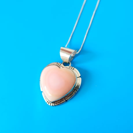 navajo / "heart" necklace / conch shell