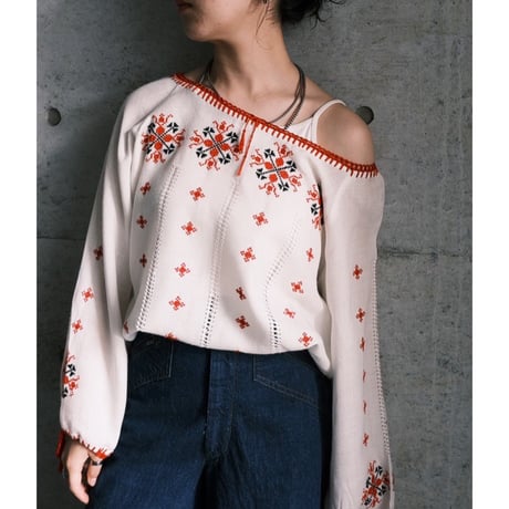 embroidery tops