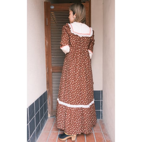 Hawaiian dress / brown×flower