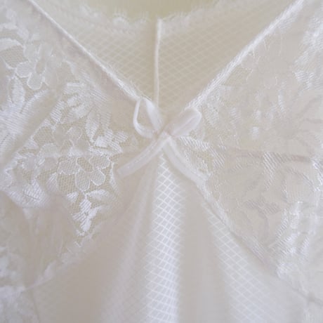 White flower designed lingerie with lace and ribbon