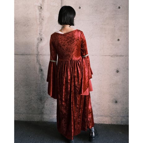 bell sleeve velours dress