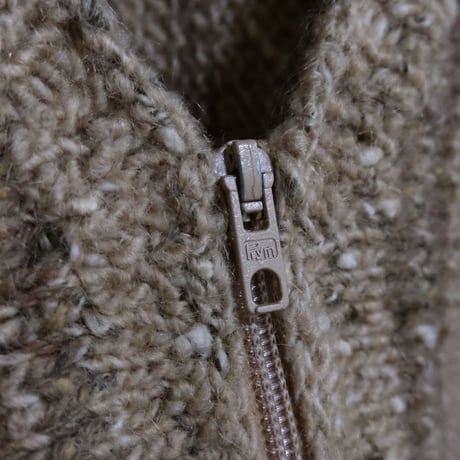 zip-up cardigan / beige