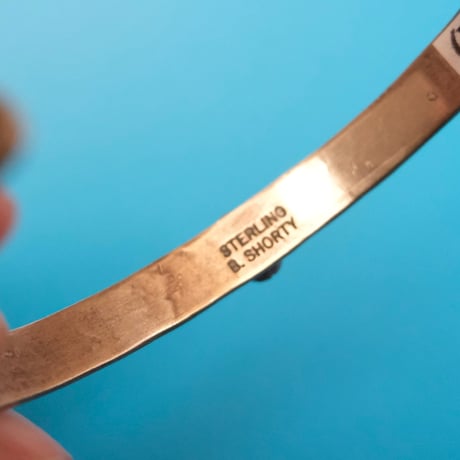navajo / stamp work bangle "arrow"
