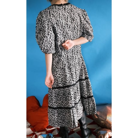monotone S/S dress