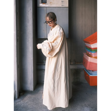 MURPHY ROBES / volumey gown