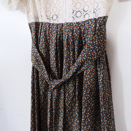 vintage / lace × flower dress