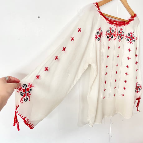 embroidery tops