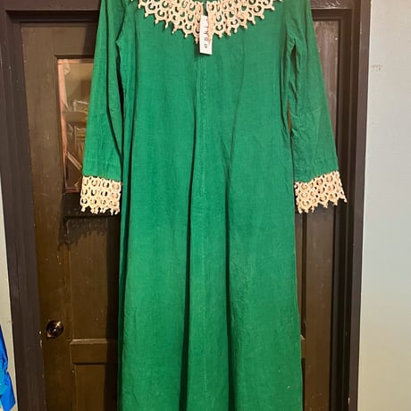 70s vintage / corduroy dress with lace collar