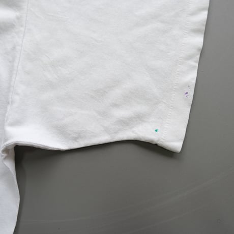 90s old print tee / white