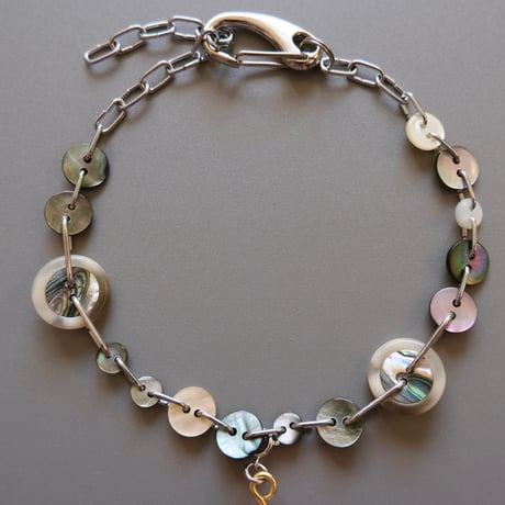 eski. original shell chain necklace "girl mascot"