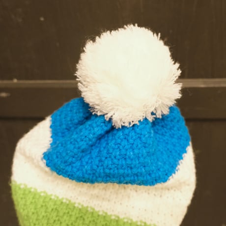 pon pon knit cap