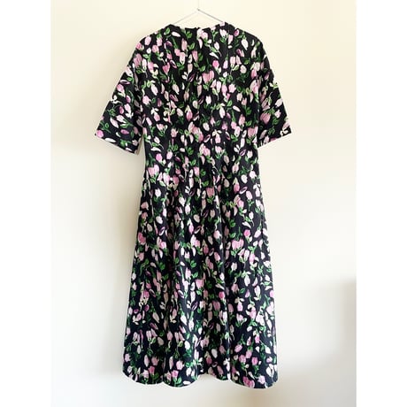 “MARNI” neck ribbon black×flower print dress